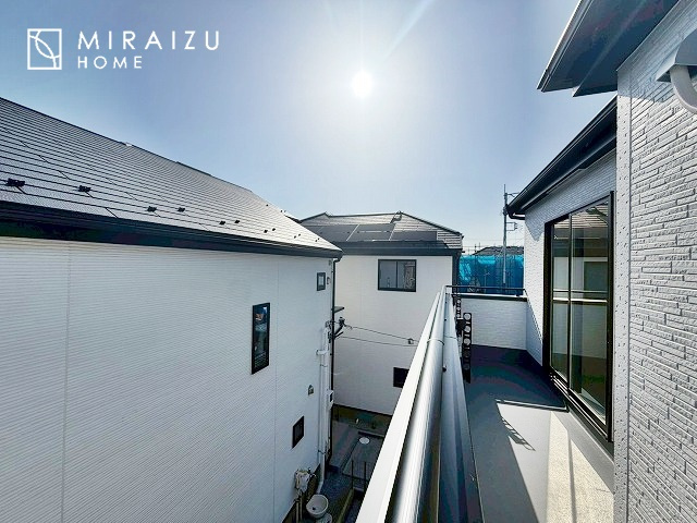 【バルコニー】 | 平日・休日問わず、いつでもご見学が出来ます♪☆実際に見て、触れて感じる安心のお住まい探しを体験して下さい♪☆物件情報だけでなく、地域の特色などなどエリア情報もお伝え出来たら嬉しいです♪