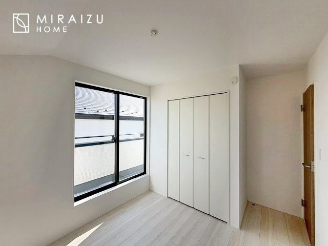【子供部屋】 | 日当たりの良いお家は嬉しいですよね。それぞれ価値観が分かれる箇所です、実際に内覧して日当たりの心地よさをご体感下さいね♪