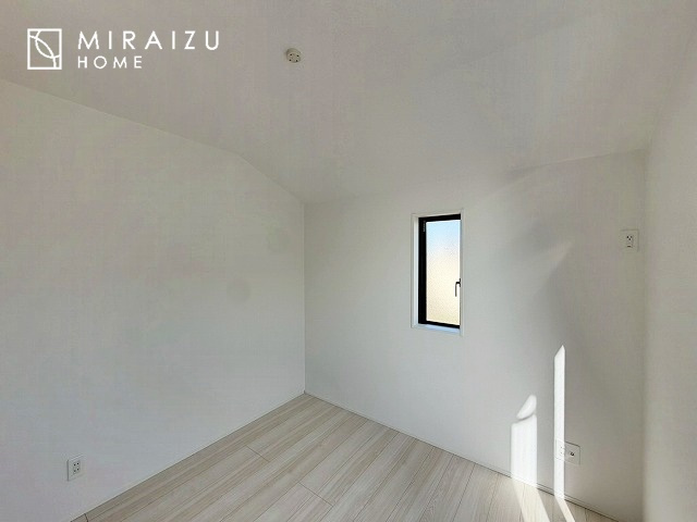 【洋室】 | 平日・休日問わず、いつでもご見学が出来ます♪☆実際に見て、触れて感じる安心のお住まい探しを体験して下さい♪☆物件情報だけでなく、地域の特色などなどエリア情報もお伝え出来たら嬉しいです♪