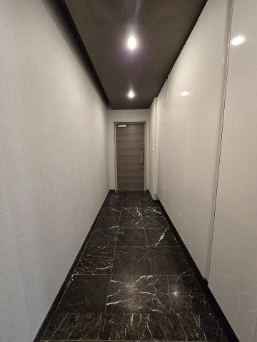 プラセシオン名古屋伏見8階　2LDKの玄関