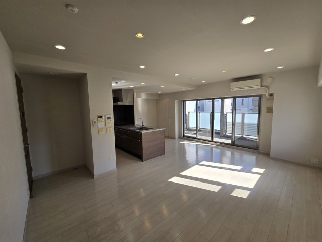 プラセシオン名古屋伏見8階　2LDKの居間・リビング