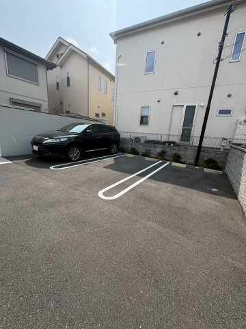 マンダリーヌの駐車場