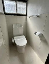 2025年3月リフォーム済！鶴見区中古テラスのトイレ