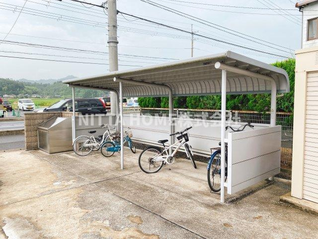 シャーメゾン　アイのその他共用部分|屋根付きの駐輪場は無料で使用可能です！
