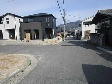 安佐南区伴東８丁目の周辺