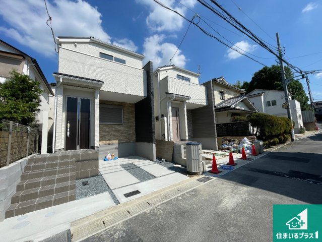 宇治市広野町寺山　第3期　新築一戸建ての前面道路含む現地写真|周辺は落ち着いた街並みの住宅地！子育てがしやすい住環境です！まだ未完成ですが、現地でしかわからない事もございます。是非一度ご覧ください。