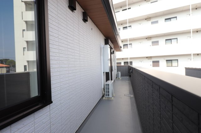 熊本市中央区水前寺５丁目のアパートのバルコニー