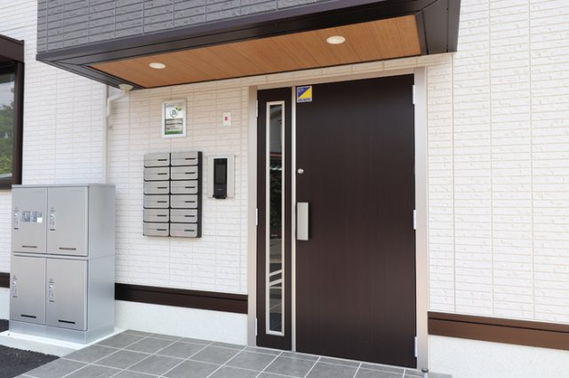 熊本市中央区水前寺５丁目のアパートのエントランス