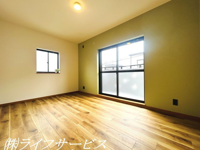【洋室】 | 十三東４丁目中古戸建 | ３階洋室6.7帖/クローゼット有