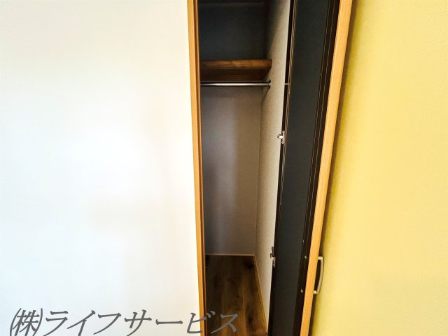 【収納】 | 十三東４丁目中古戸建 | ３階洋室５帖/クローゼット有