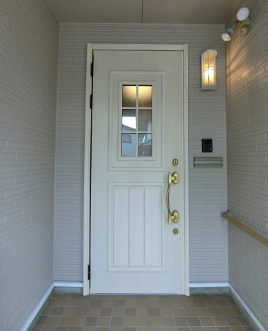 新潟市東区新松崎3丁目の玄関