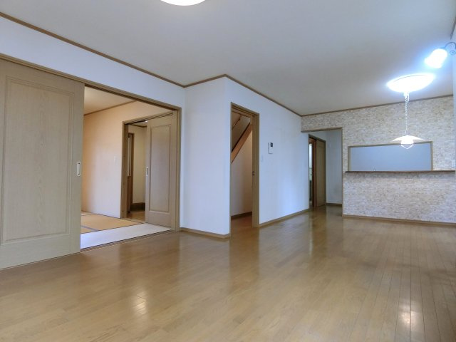 新潟市東区新松崎3丁目の居間・リビング