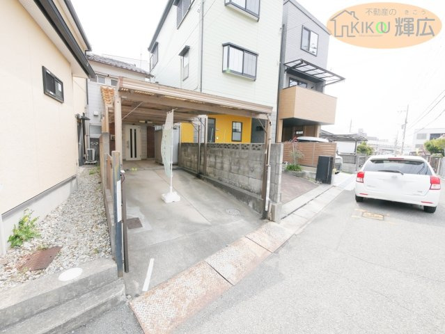 明石市二見町西二見　中古戸建の駐車場