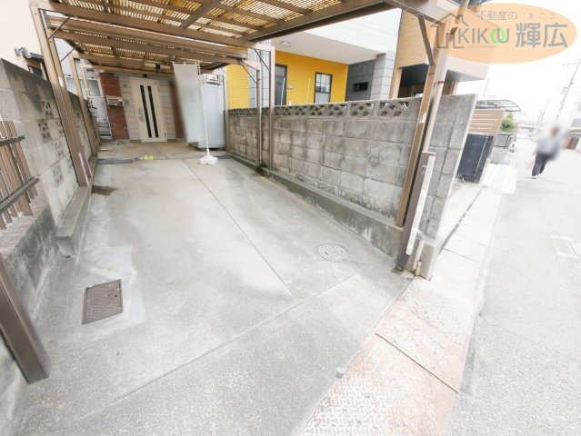 明石市二見町西二見　中古戸建の駐車場