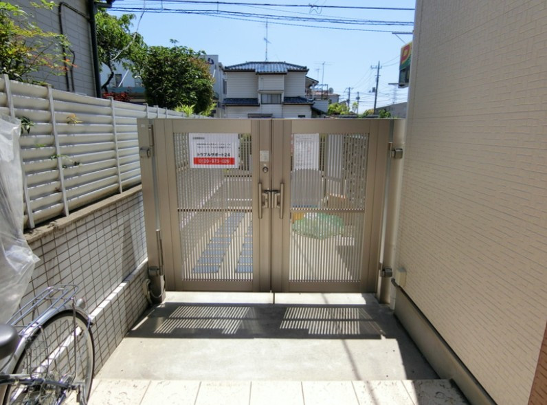 サークルハウス谷在家のエントランス