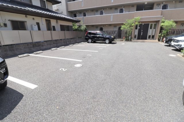 トネリコテラス 1の駐車場|駐車場