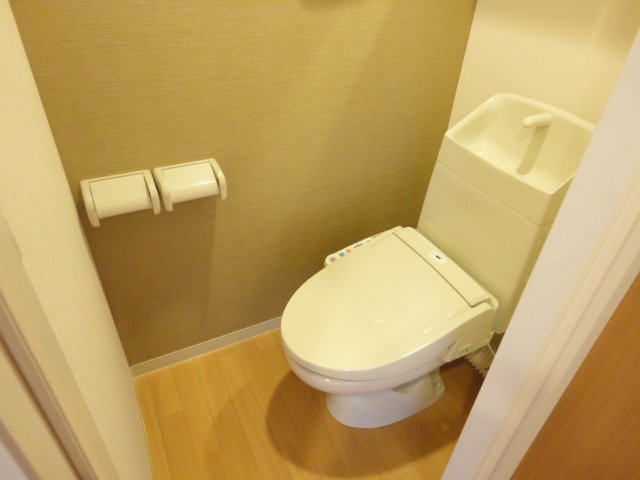 サン　フォレスタのトイレ|シャワー付トイレ