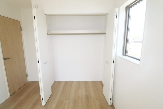 郡山市大槻町字室ノ木　　　１号棟　　　朝日が丘小学校、郡山第７中学区の洋室