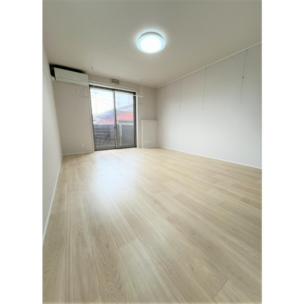 ウィステリアＡの居間・リビング|※写真は101のもの