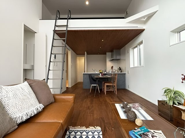 杉並区今川3丁目　吹抜リビング×ロフト　車庫付デザイン住宅　全3棟の居間・リビング|1号棟　イメージです