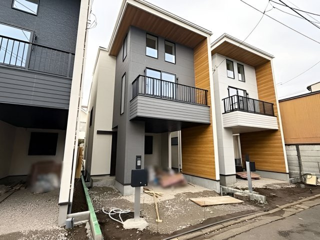 杉並区今川3丁目　吹抜リビング×ロフト　車庫付デザイン住宅　全3棟の外観