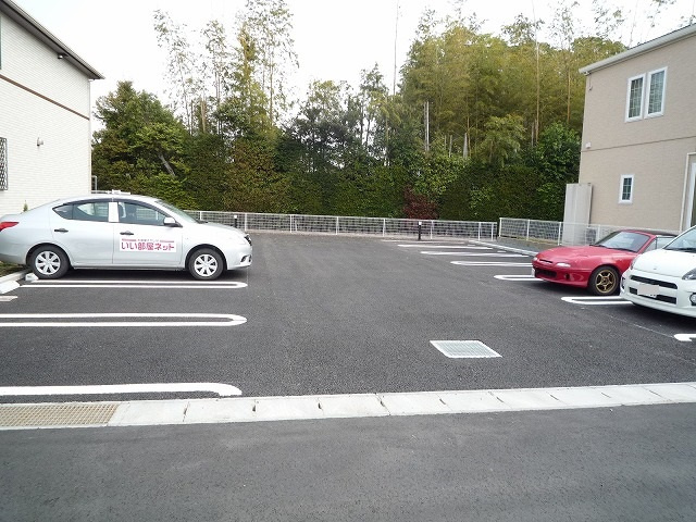 シャン　ドゥ　フルール　Ｃの駐車場|駐車場