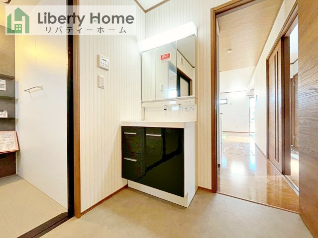 常総市大房　新築戸建の独立洗面台