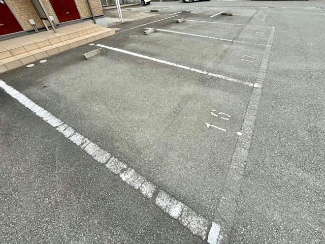 コンフォート青山の駐車場