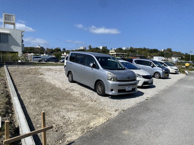 ミルコプレミアム瀬長島ビュー　の駐車場