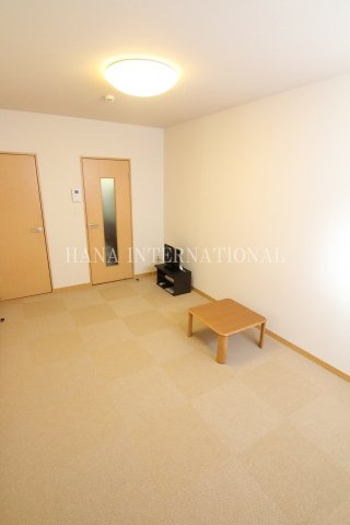 レオパレスモントレゾールの居間・リビング|他部屋参考写真