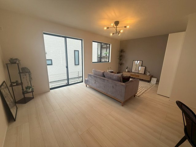 ★★南城市知念安座真3期₋1号棟の居間・リビング|こちらの居間で趣味の時間をお楽しみください