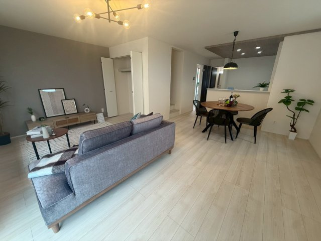 ★★南城市知念安座真3期₋1号棟の居間・リビング|使いやすい居間です