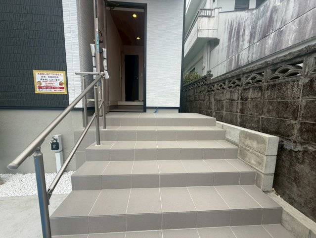 ★★南城市知念安座真3期₋1号棟の玄関|毎日通る玄関はこちらです