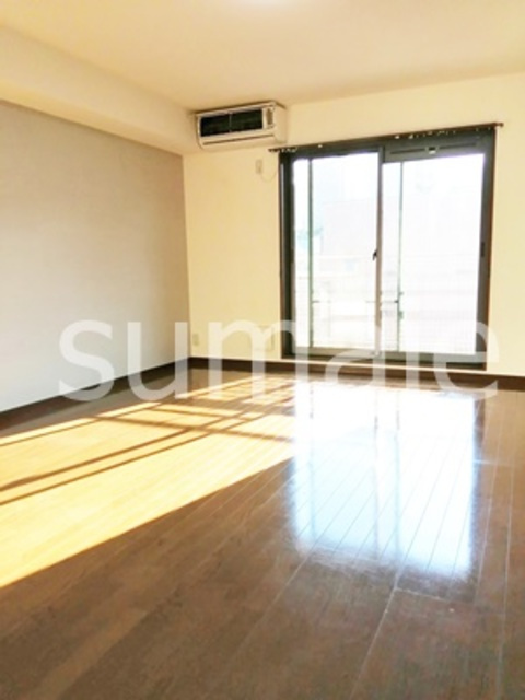 パークアベニューの居間・リビング|陽当たり良好