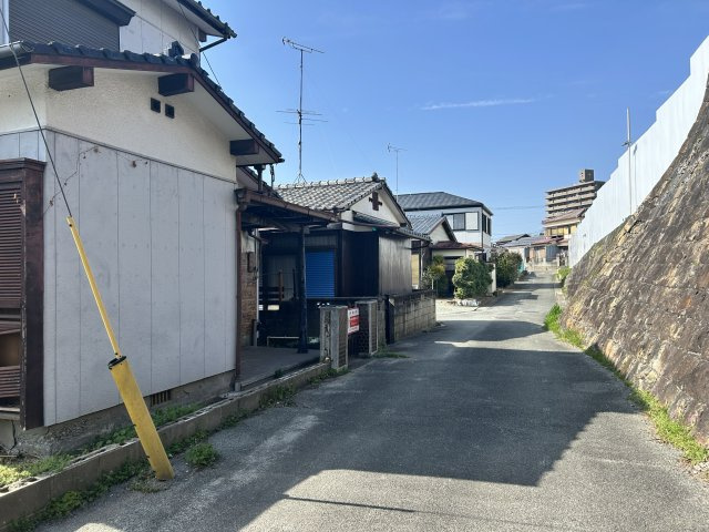 【周辺】 | 上官町2丁目売地 | 幅員約4m。閑静で落ち着いた住環境です。