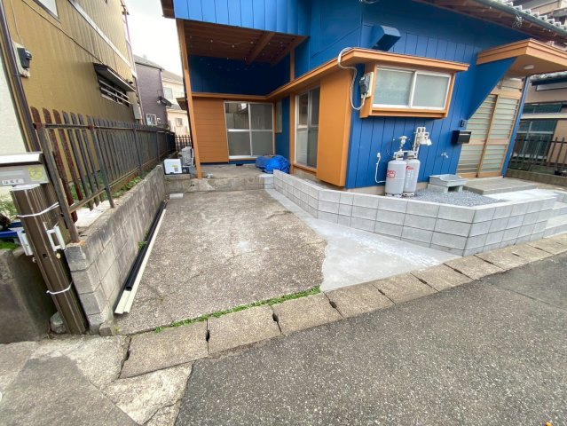 【駐車場】