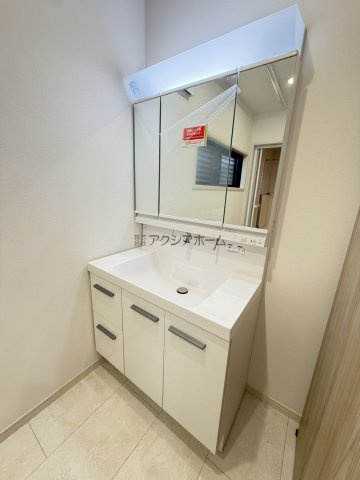 所沢市東狭山ケ丘1丁目・全1棟　新築一戸建　～3階建～の独立洗面台|シャンプードレッサー付洗面化粧台