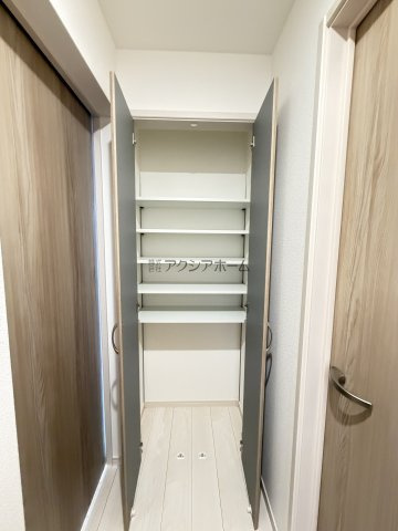 所沢市東狭山ケ丘1丁目・全1棟　新築一戸建　～3階建～の収納|3階廊下収納