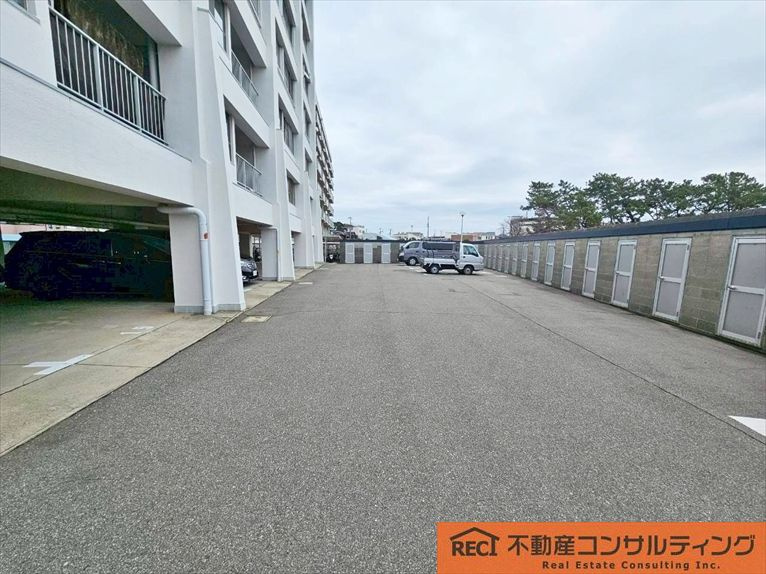 香枦園シーサイドヴィラの駐車場
