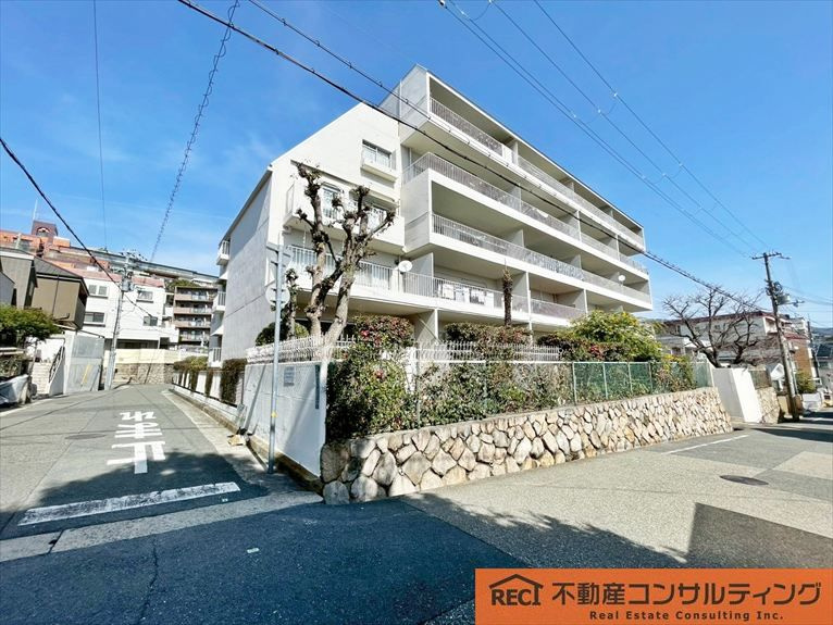 六甲ハイツの外観