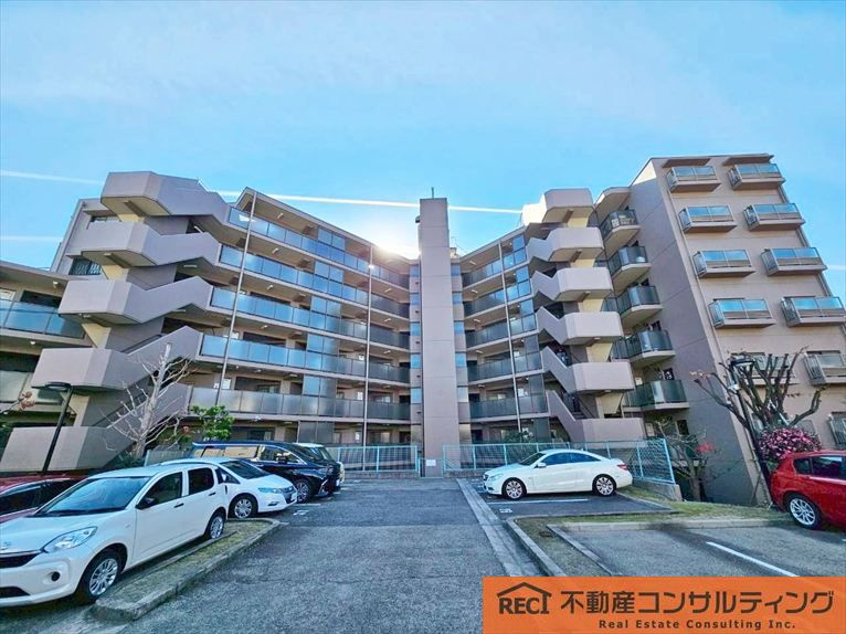 ロイヤルアーク夙川の外観