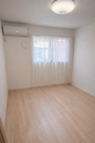 中古一戸建て　静岡市駿河区丸子６丁目の洋室