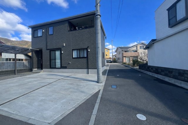 中古一戸建て　静岡市駿河区丸子６丁目の前面道路含む現地写真