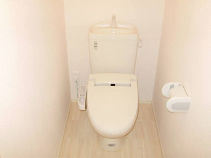 ラマージュⅡのトイレ|温水洗浄便座トイレ