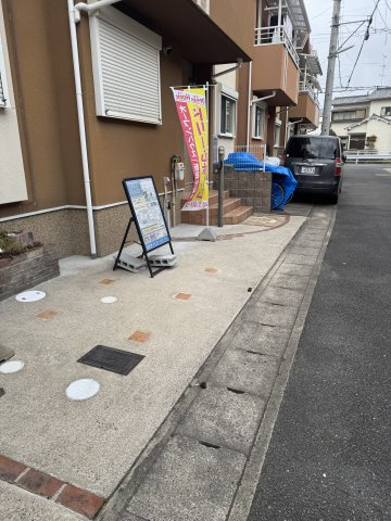 右京区太秦西野町 中古戸建の駐車場|敷地内に駐車スペースがあります。