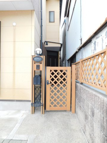名古屋市西区歌里町の中古一戸建のその他|◇門扉◇　　防犯やプライバシーを守る扉付き！　
