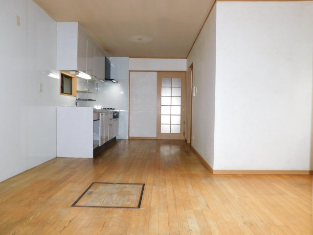 名古屋市西区歌里町の中古一戸建の居間・リビング|◇ダイニングキッチン◇　　床下収納完備　リフォームプラン相談出来ます♪