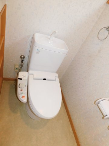 名古屋市西区歌里町の中古一戸建のトイレ|◇トイレ◇　　トイレ２ヵ所　リフォームプラン相談出来ます♪