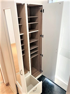 レオパレスロトリベラの玄関