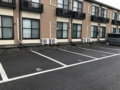 レオパレスロトリベラの駐車場|画像9